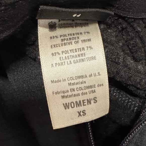 Patagonia Black Fleece Quarter-Zip XS 17” pit-to-pit 22” long. Fall Winter - Picture 5 of 11